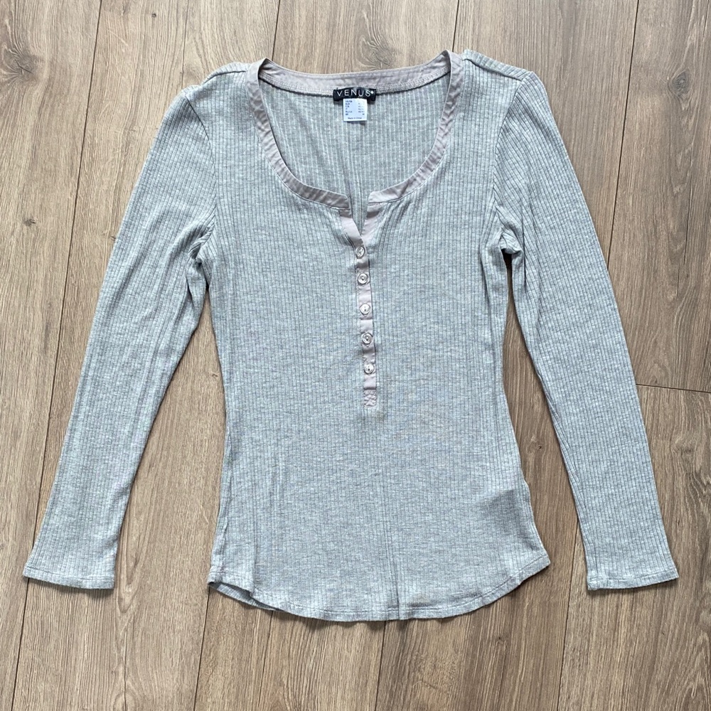Venus Light Gray Buttoned Long Sleeve Henley Tee